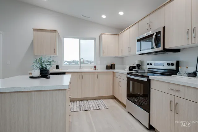 $450,990 | 1776 West Unforgettable Street, Meridian, ID 83642