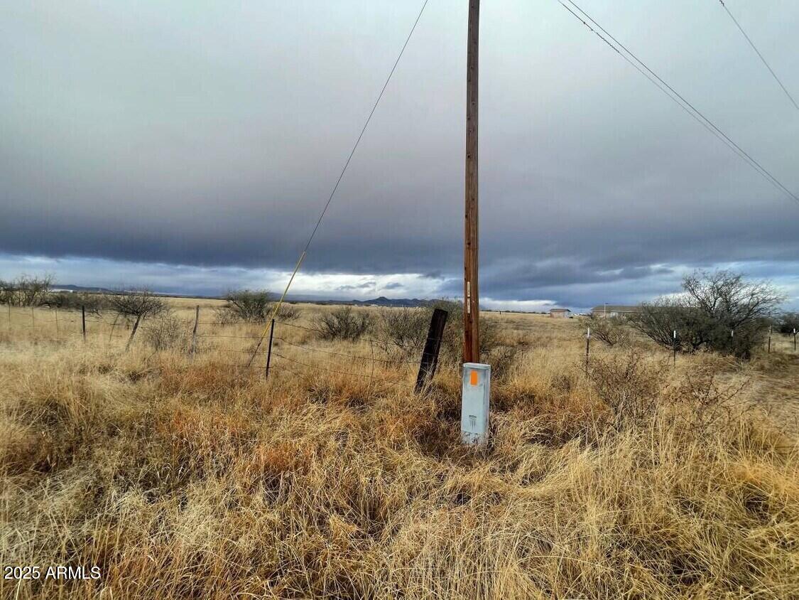 0 South Haskell Avenue, Unit 24 Willcox, AZ 85643 - Photo 5 of 17 a view of a room