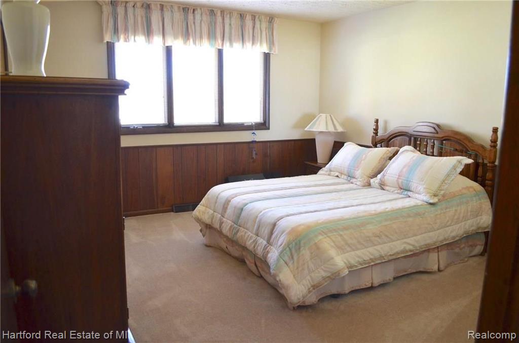30098 Richmond Road Farmington Hills, MI 48334 - Photo 27 of 61