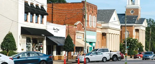 $684,800 | 204 Cardinal Court, Oxford, NC 27565