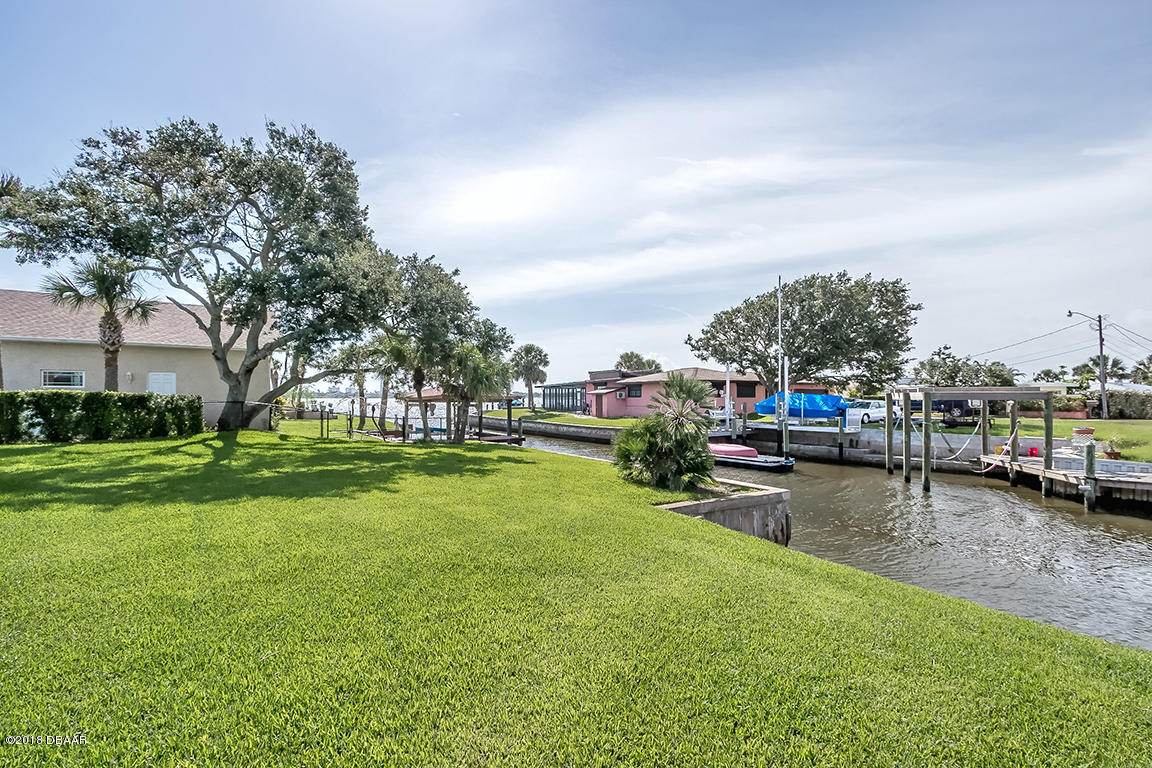 137 Reef Road South Daytona, FL 32119 - Photo 10 of 49