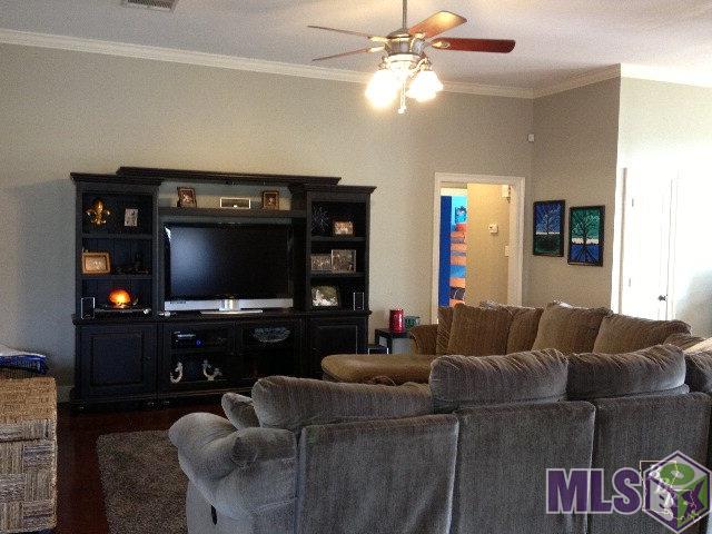 2030 Savanne Road Houma, LA 70360 - Photo 5 of 19 Living Room View 2