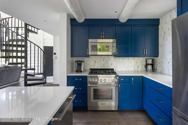 $23,500,000 | 185 Swan Road, Jackson, WY 83001