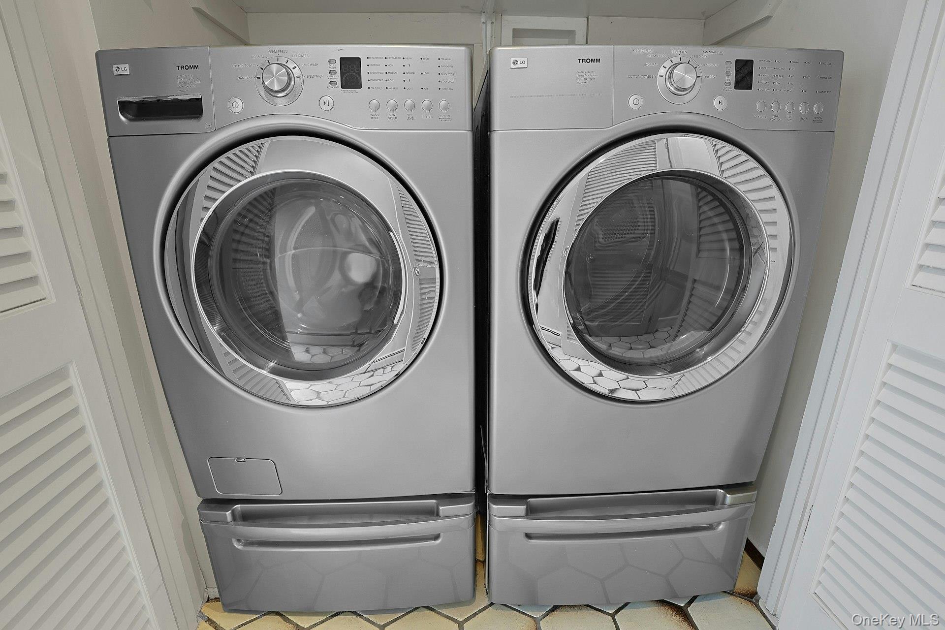 44 Ruth Drive New City, NY 10956 - Photo 16 of 40 Laundry with shelving