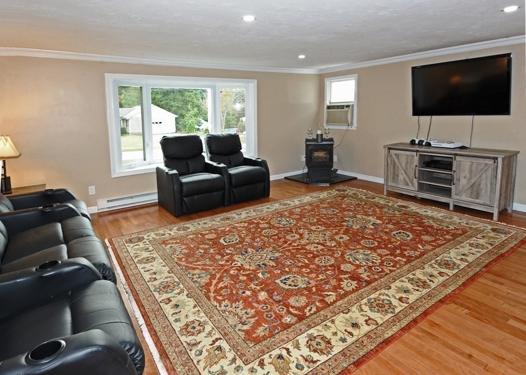 415 Berlin Road Marlborough, MA 01752 - Photo 5 of 27 Gallery Image 5