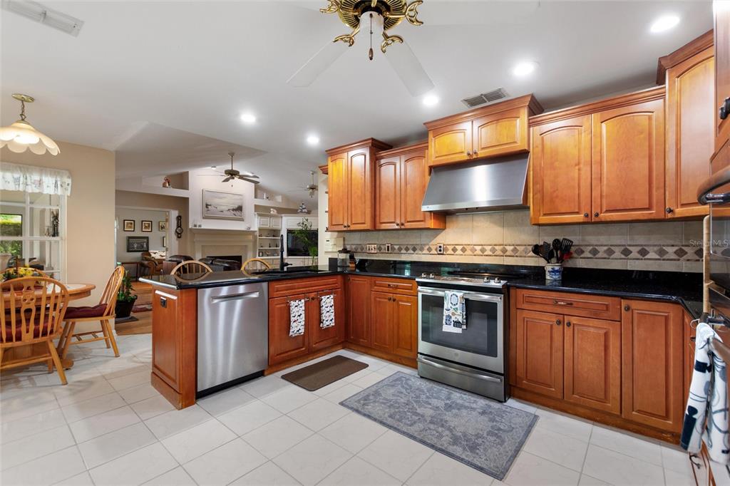 5521 Emerald Ridge Boulevard Lakeland, FL 33813 - Photo 6 of 30
