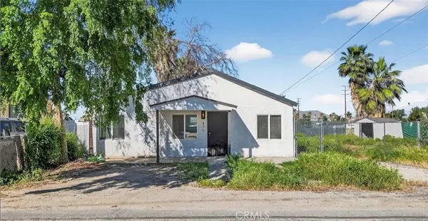 $2,950 | 475 Transit Avenue, Riverside, CA 92507
