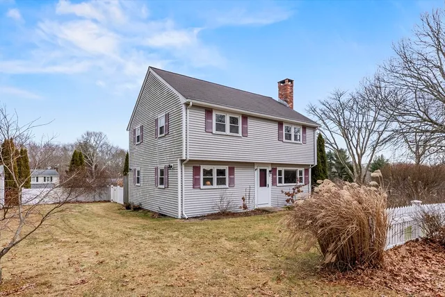 $689,900 | 8 Driftwood Lane, Bourne, MA 02562