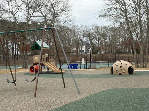 $649,900 | 8 Driftwood Lane, Bourne, MA 02562