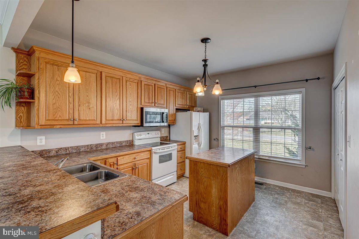 351 Richmond Road Colonial Beach, VA 22443 - Photo 7 of 18 Kitchen