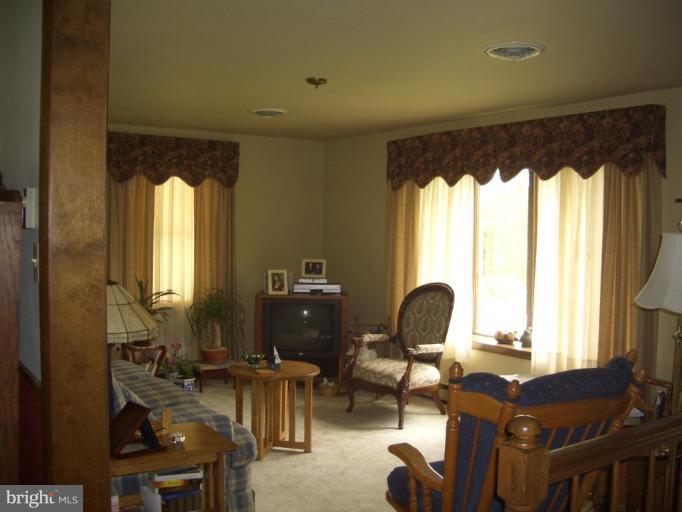 5658 Amos Reeder Road Boonsboro, MD 21713 - Photo 4 of 22 Living Room