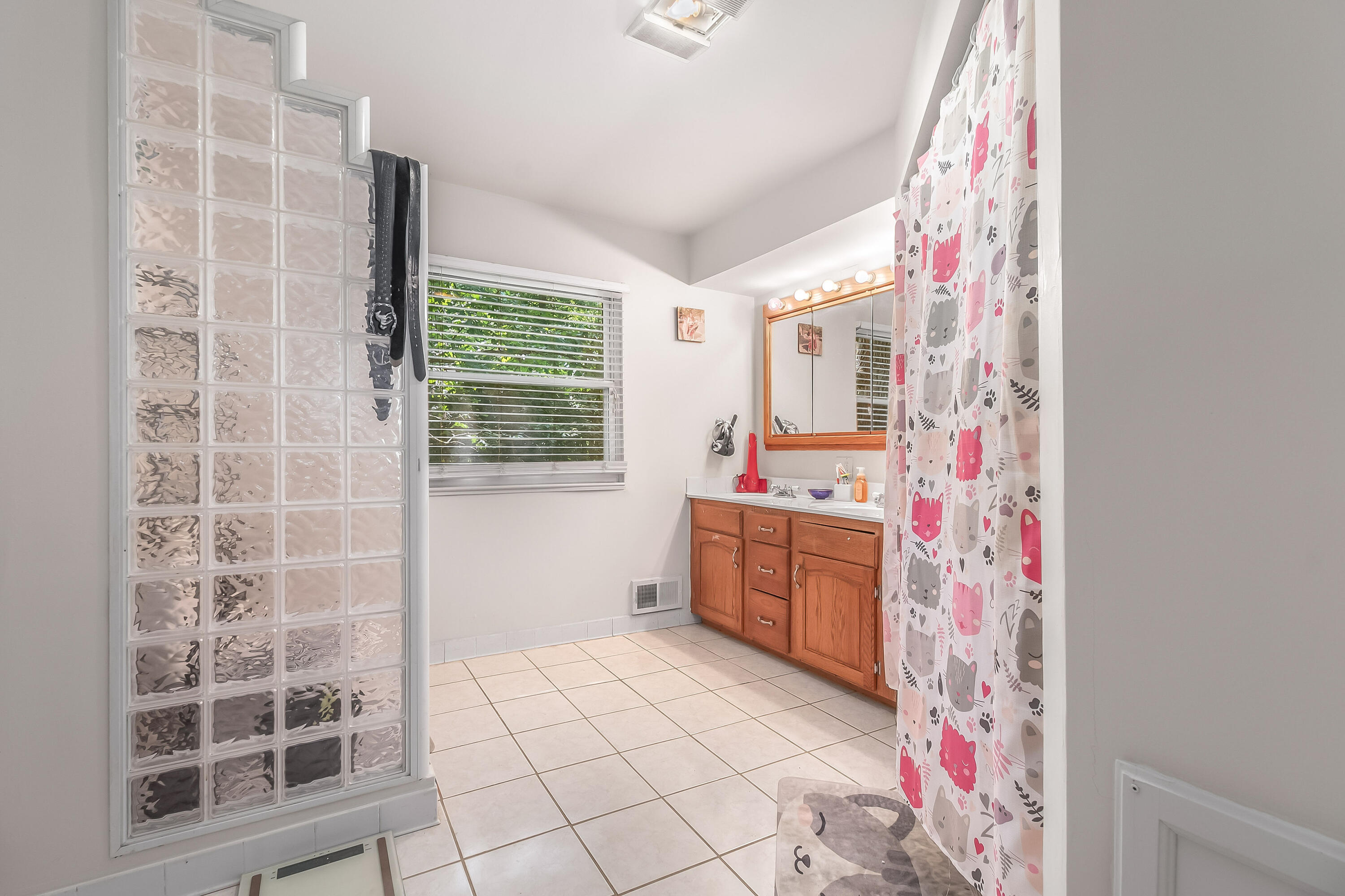 1391 Lake Wilson Road South Hillsdale, MI 49242 - Photo 18 of 47 40