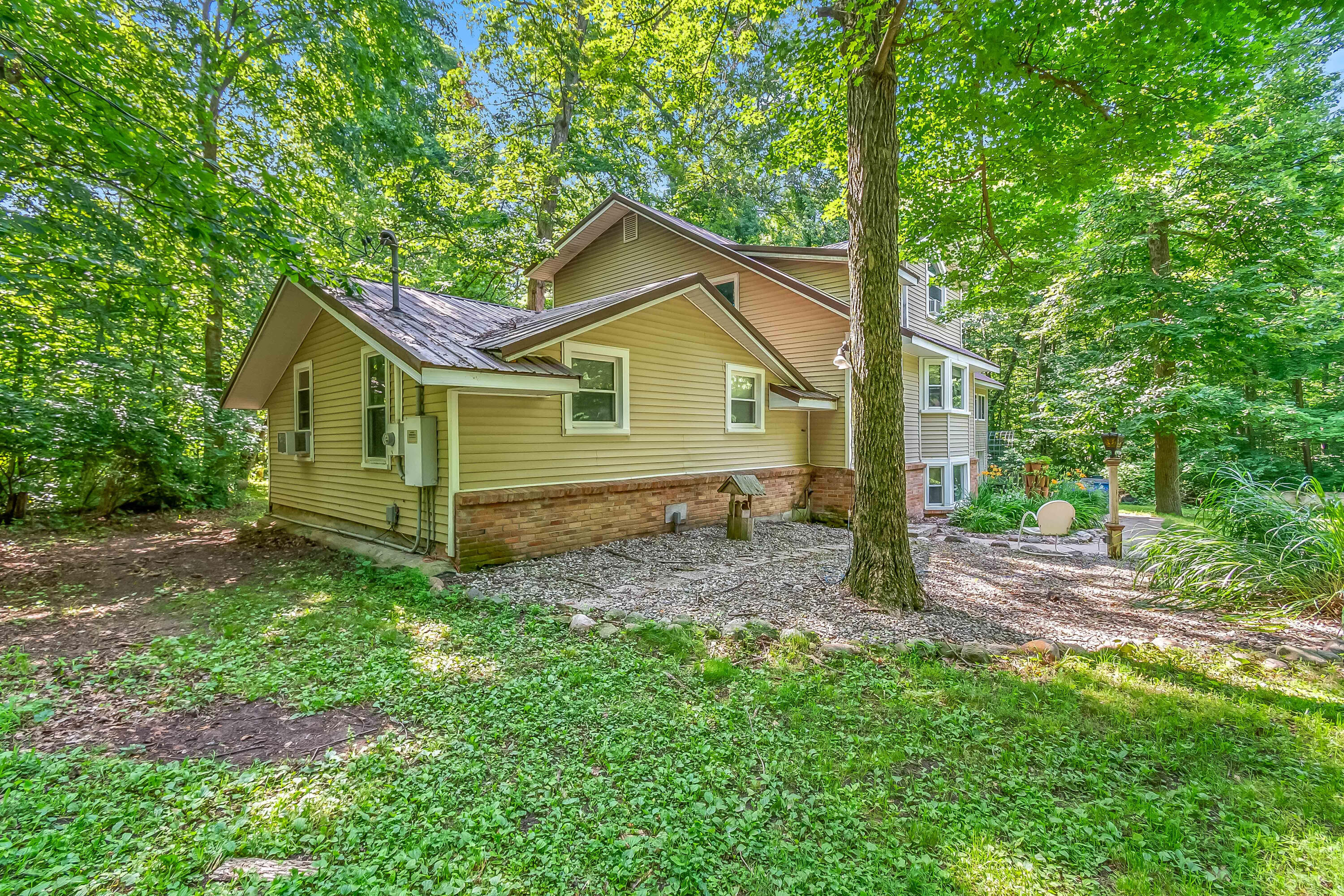 1391 Lake Wilson Road South Hillsdale, MI 49242 - Photo 29 of 47 17