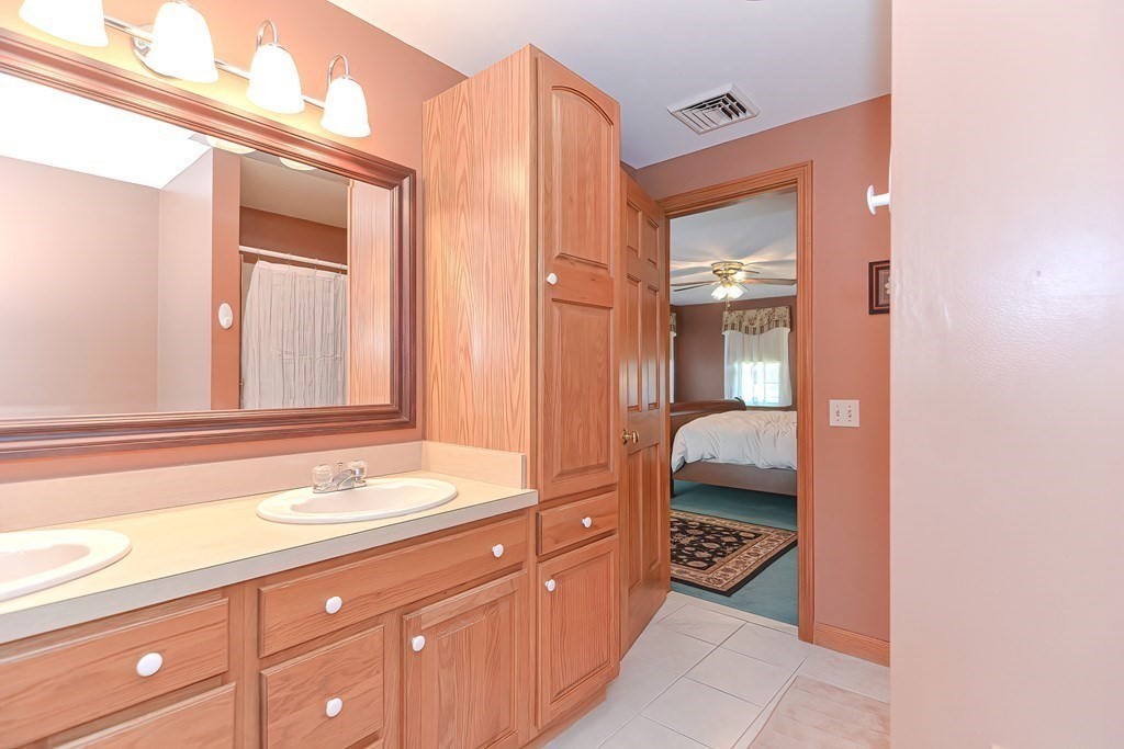 209 Brookfield Road Sturbridge, MA 01518 - Photo 26 of 41 Gallery Image 26