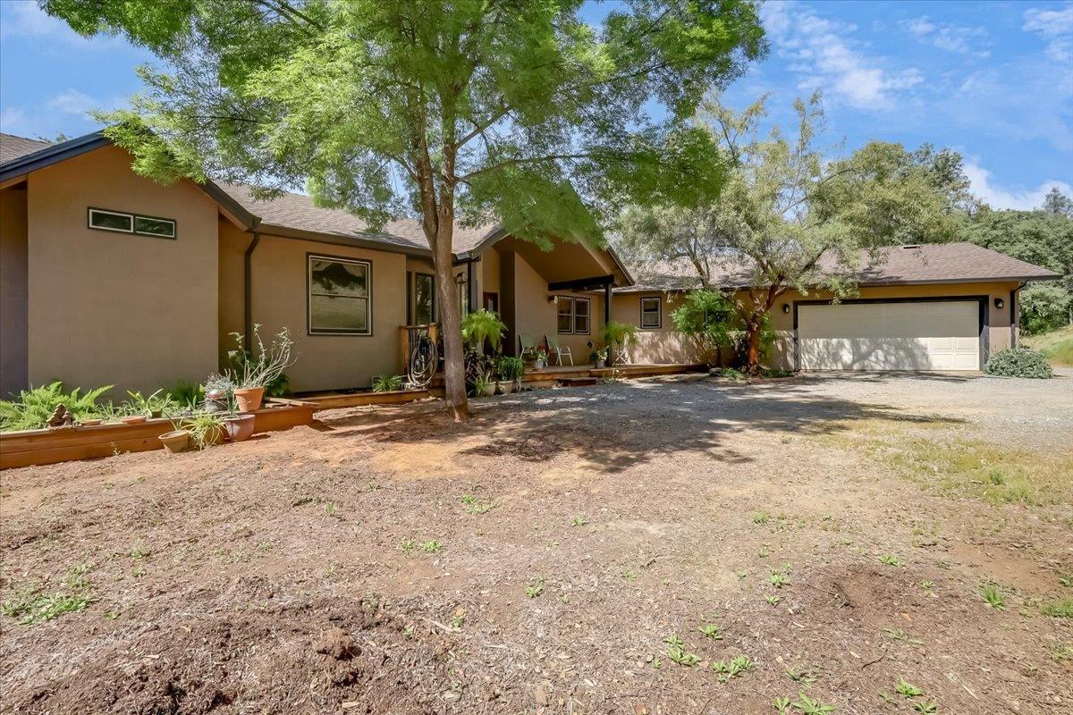 9521 Sicard Flat Road Browns Valley, CA 95918 - Photo 6 of 83 a front view of a house with a yard