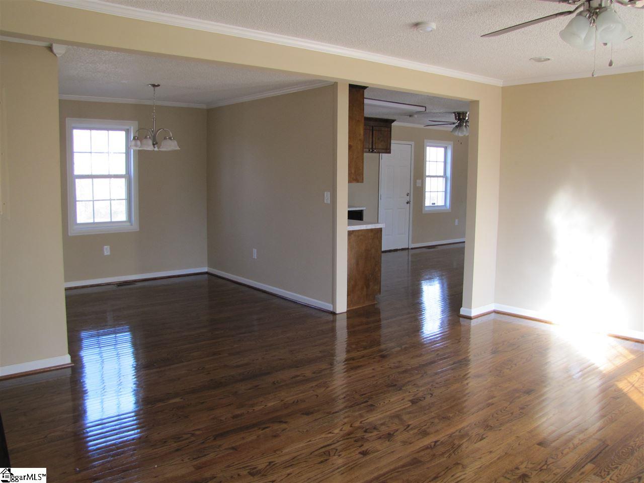 105 Peanut Road Woodruff, SC 29388 - Photo 4 of 29