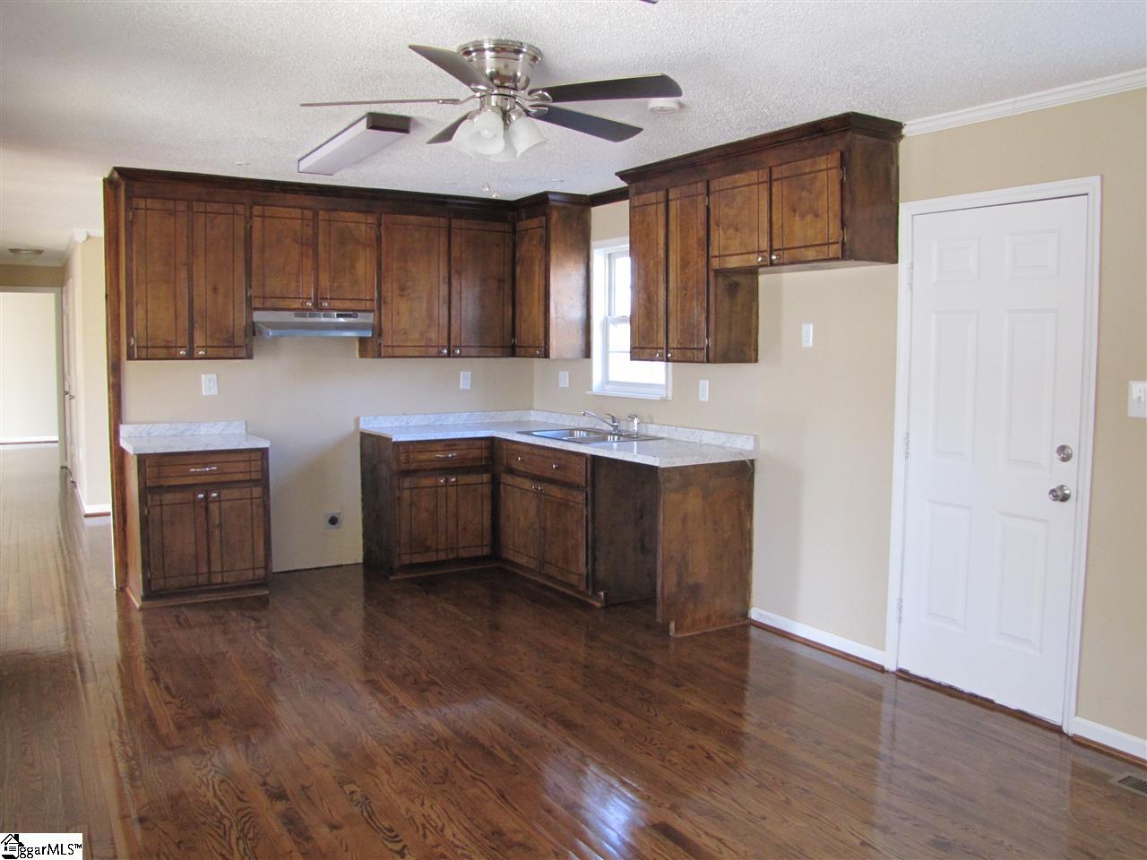 105 Peanut Road Woodruff, SC 29388 - Photo 7 of 29