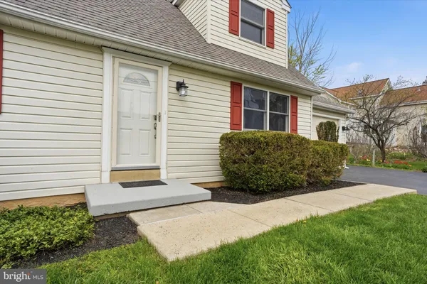 $420,000 | 10 Lacey Street, Hatboro, PA 19040