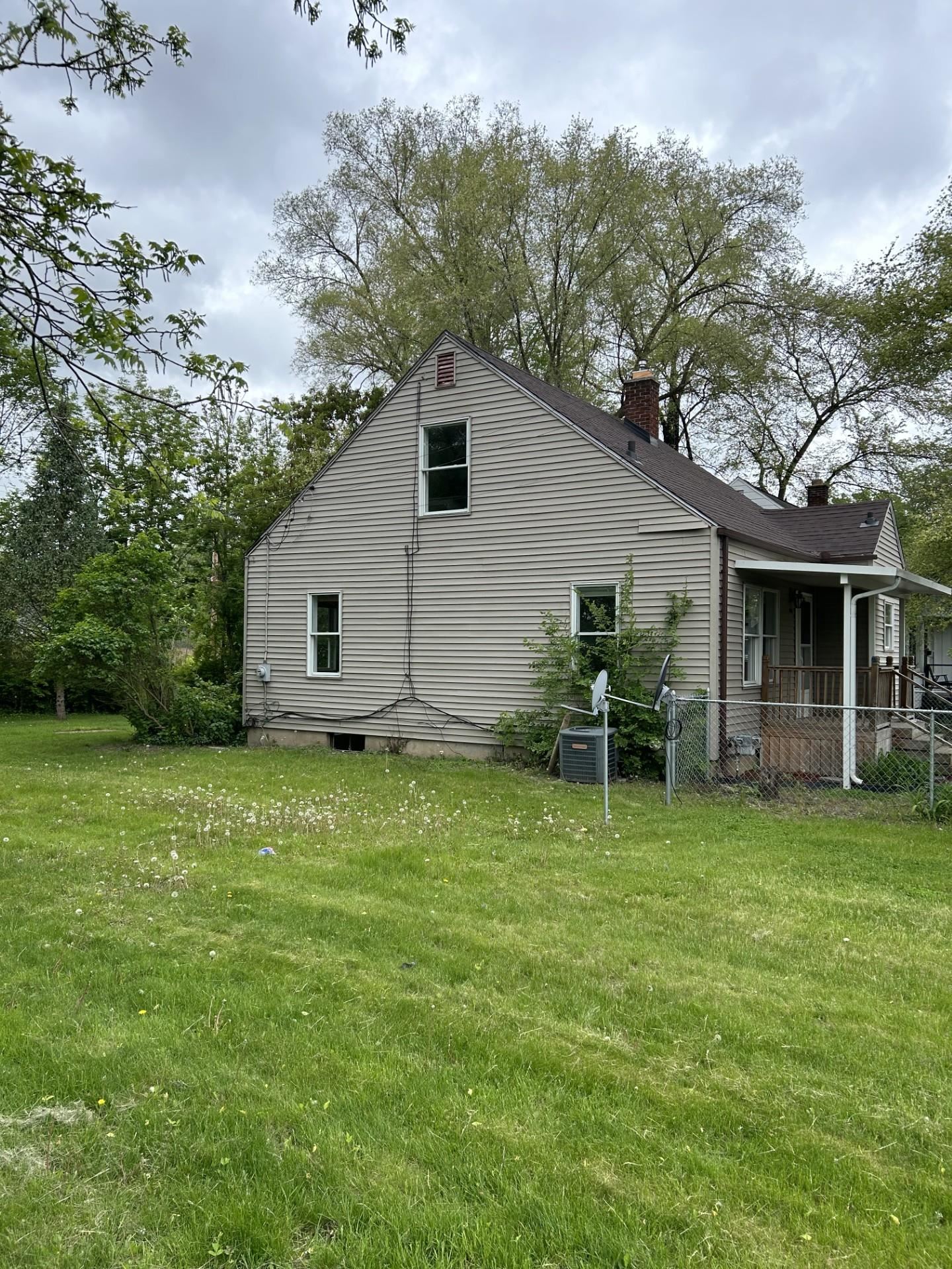 4402 Red Arrow Road Flint, MI 48507 - Photo 7 of 22 50174732-d8ac227c-3b38-4c26-97b5-6634f7d87c2e.JPG