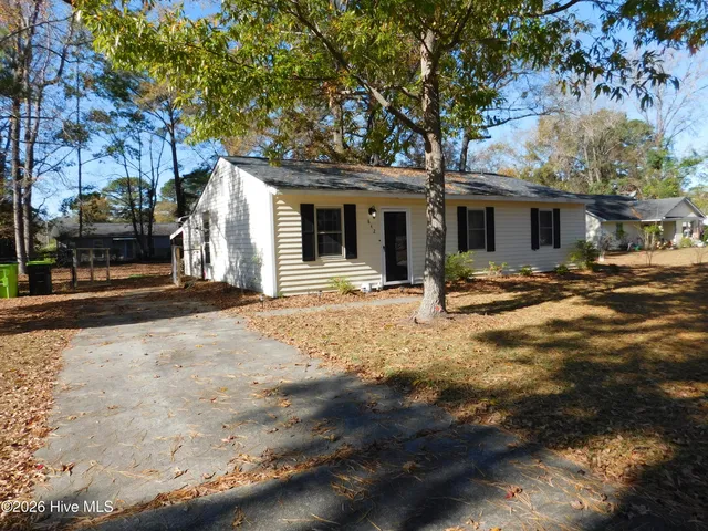 $1,500 | 842 Halifax Circle, New Bern, NC 28562