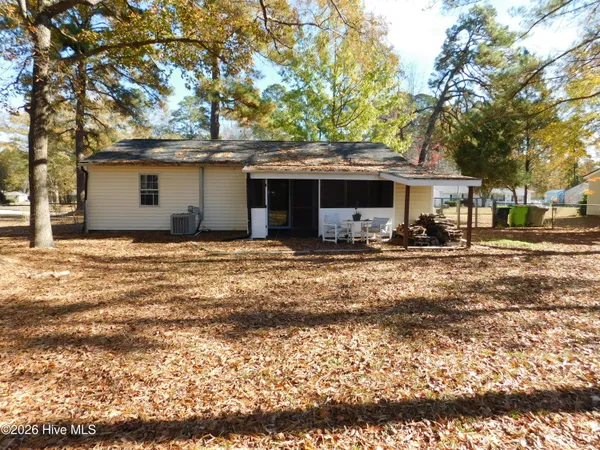 $1,400 | 842 Halifax Circle, New Bern, NC 28562