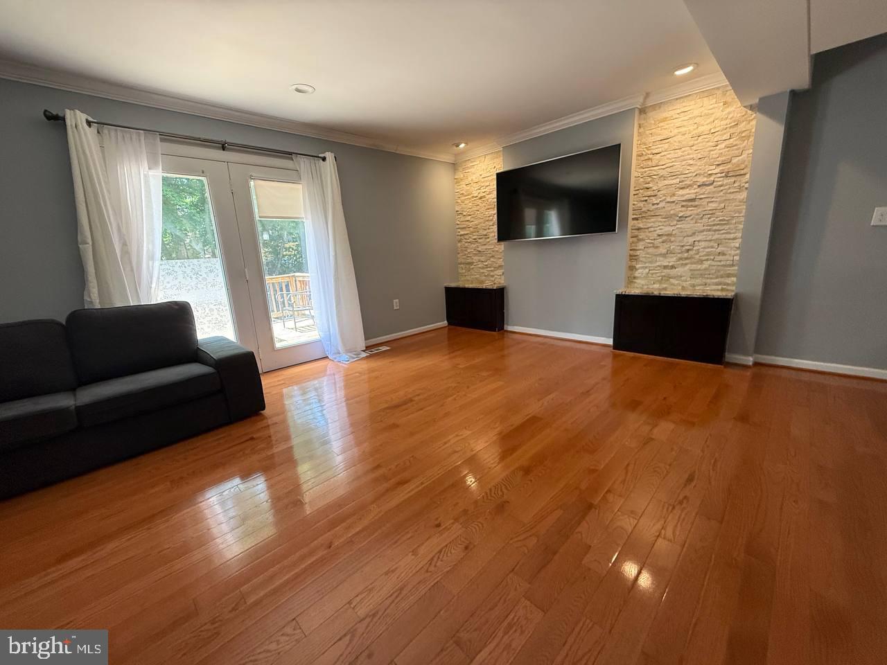 6415 Blarney Stone Court Springfield, VA 22152 - Photo 4 of 20