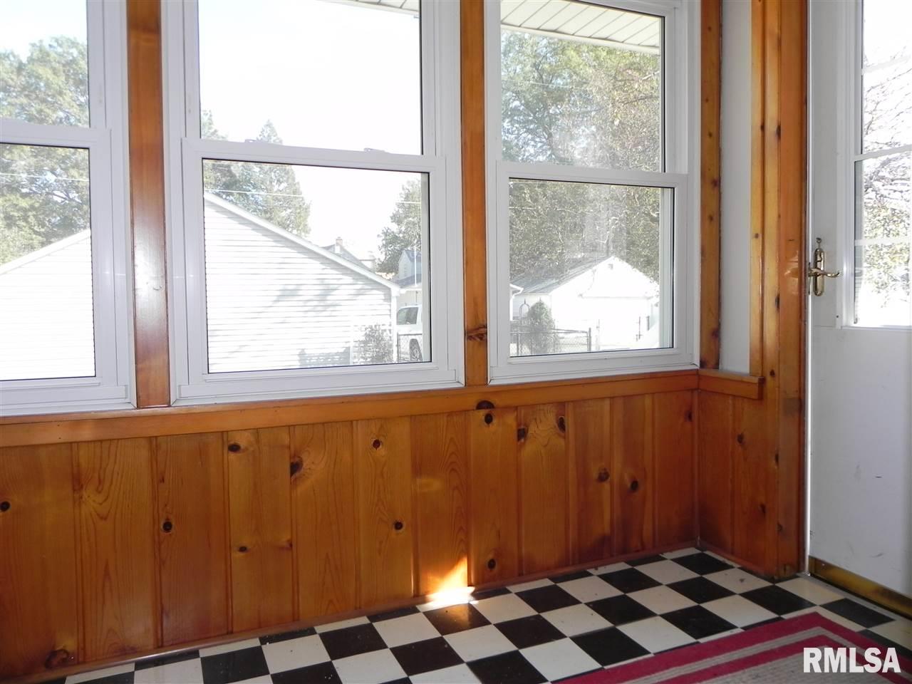 2116 3rd Street Moline, IL 61265 - Photo 11 of 36 Gallery Image 11