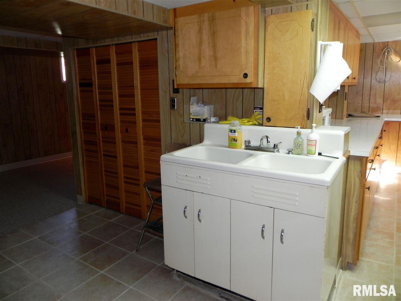 2116 3rd Street Moline, IL 61265 - Photo 32 of 36 Gallery Image 32