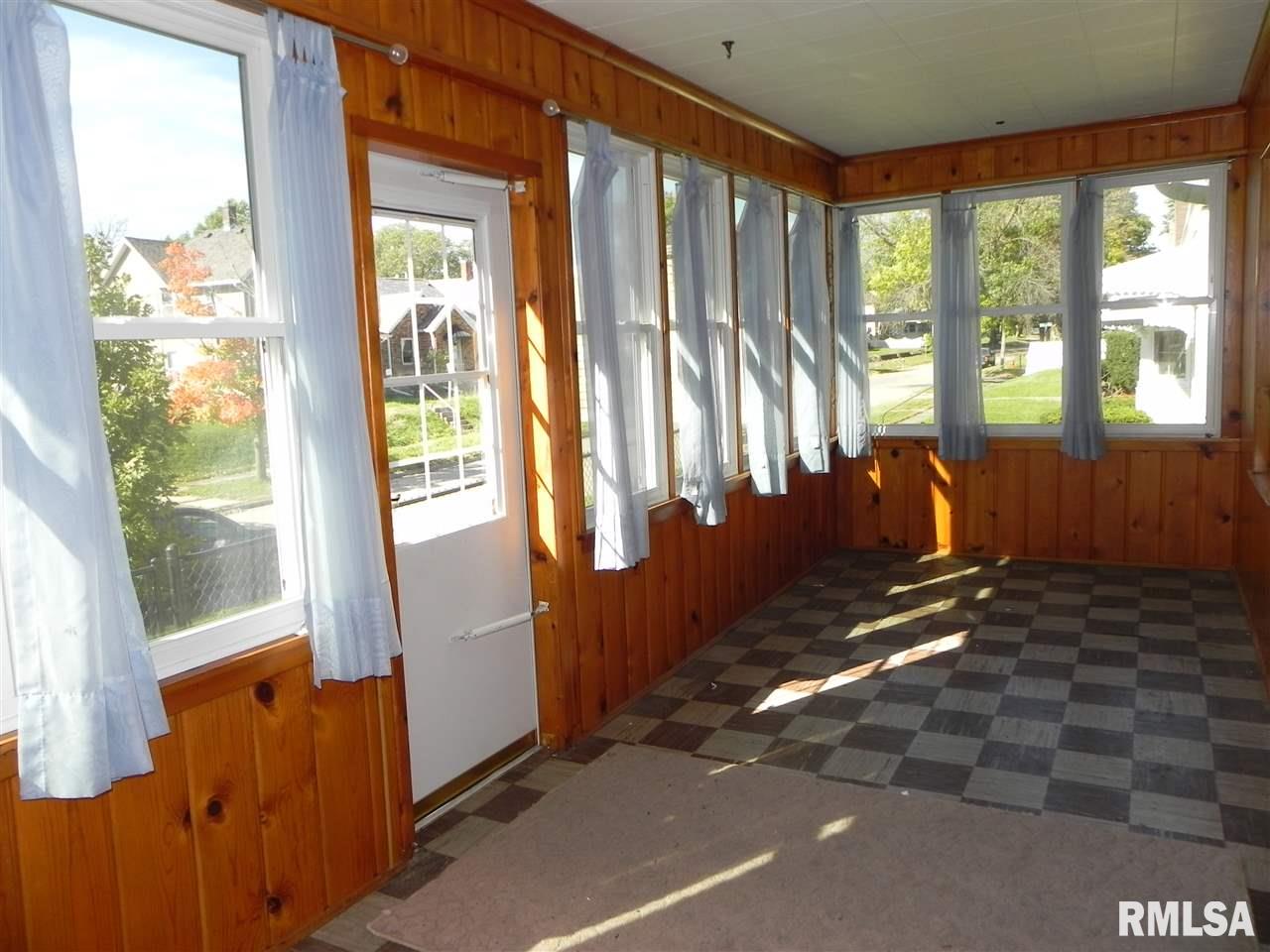 2116 3rd Street Moline, IL 61265 - Photo 33 of 36 Gallery Image 33