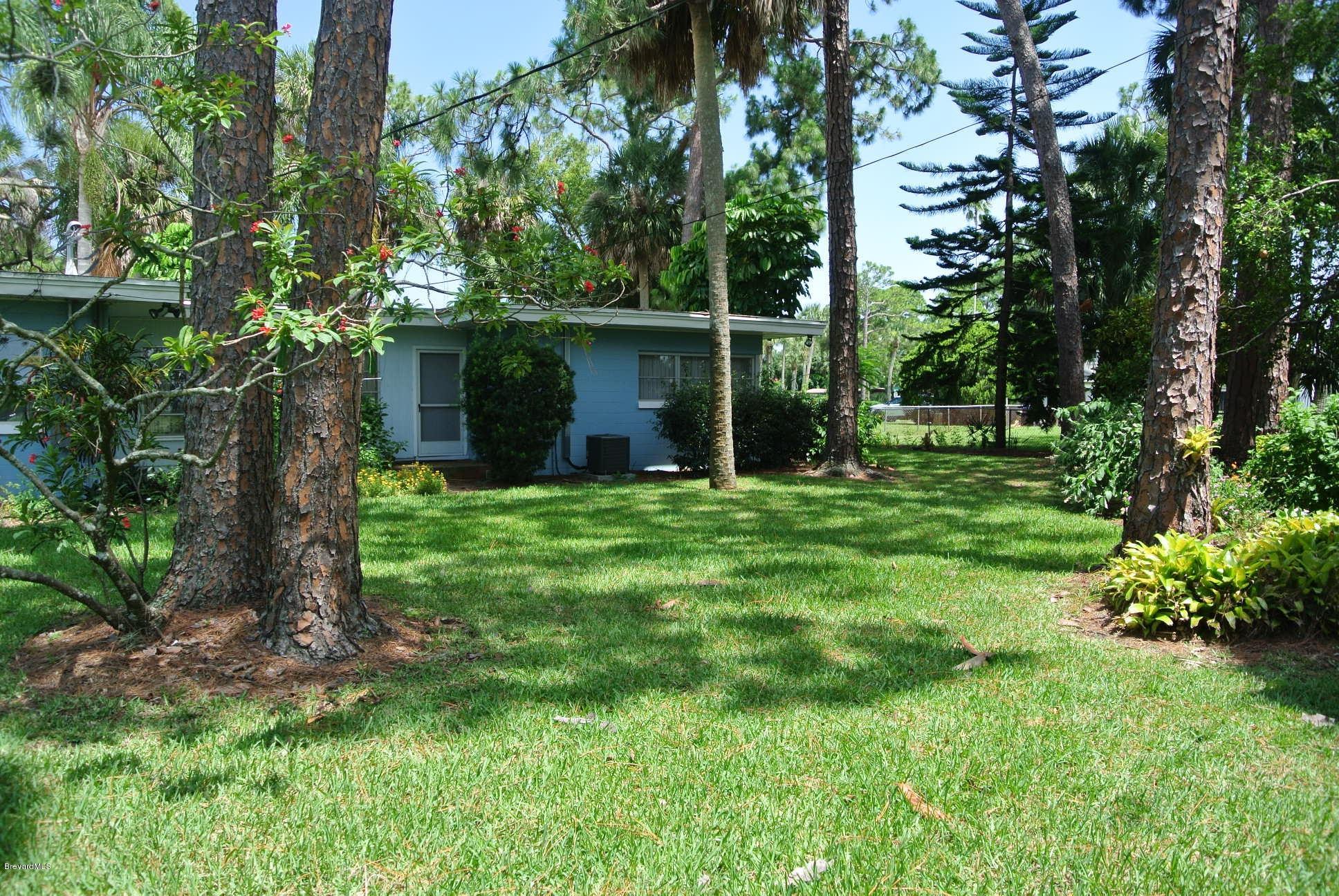 2108 Country Club Road Melbourne, FL 32901 - Photo 33 of 40 2108 Country Club Rd 034