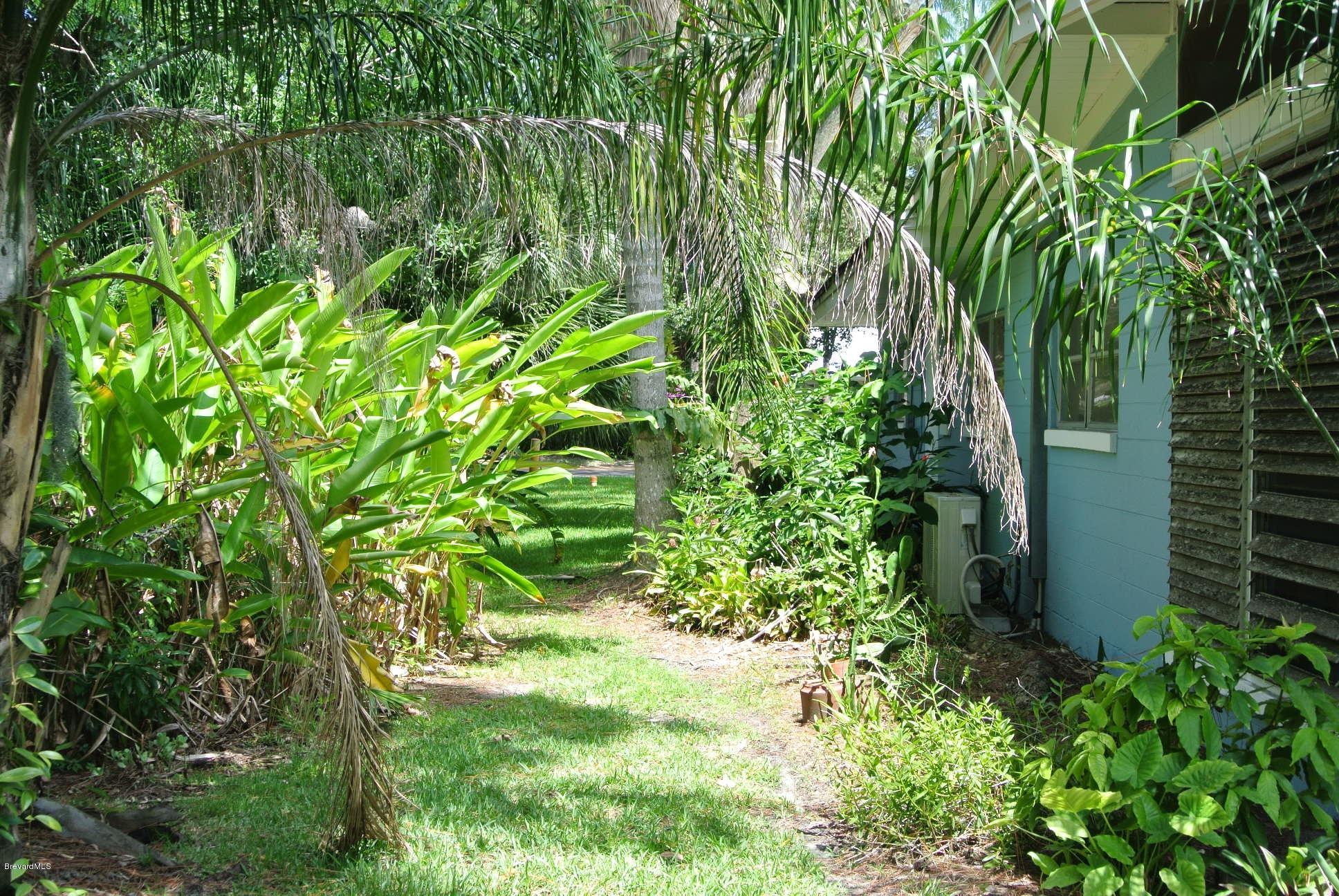 2108 Country Club Road Melbourne, FL 32901 - Photo 35 of 40 2108 Country Club Rd 036