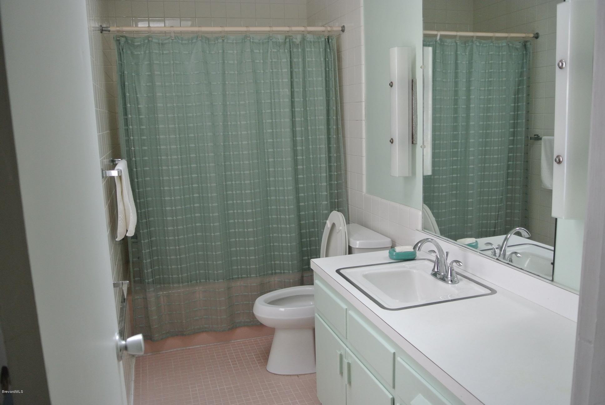 2108 Country Club Road Melbourne, FL 32901 - Photo 7 of 40 2108 Country Club Rd 006
