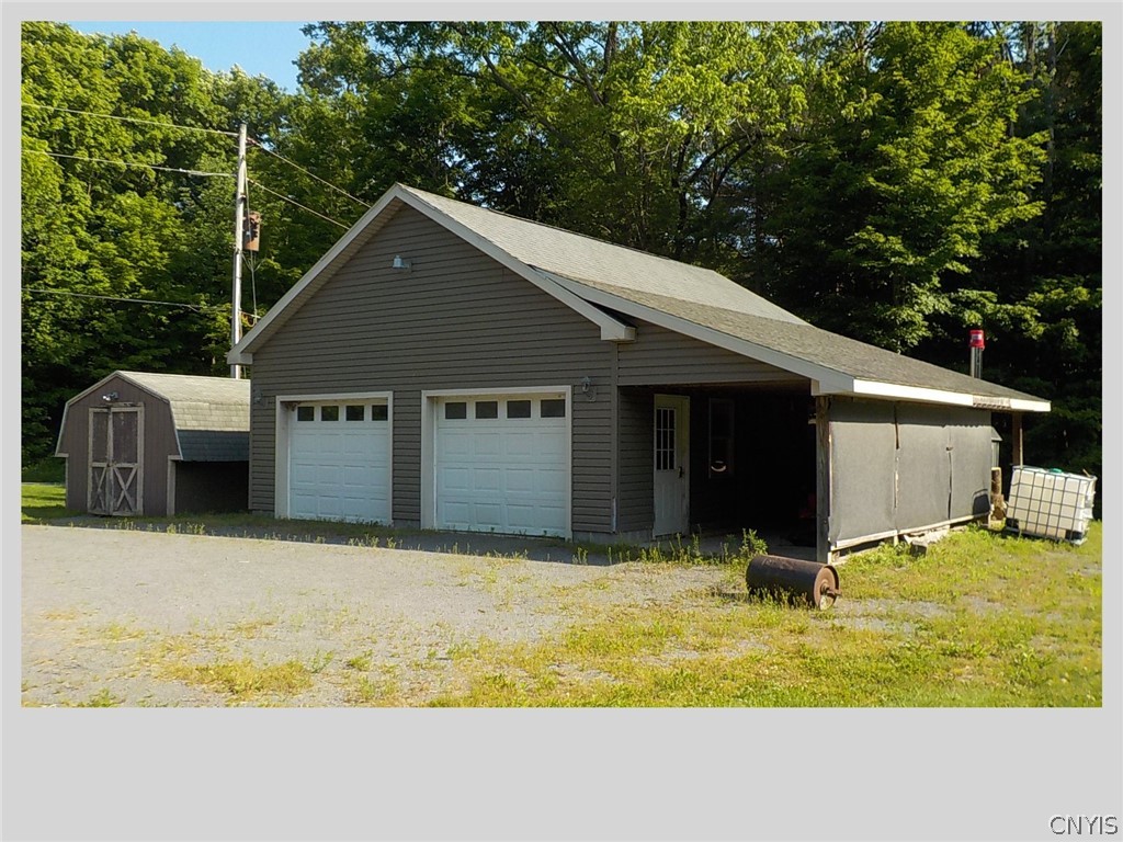 592 Towne Road Pulaski, NY 13142 - Photo 5 of 46