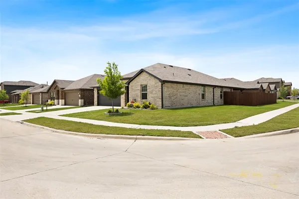 $335,000 | 1625 Kirby Lane, Lancaster, TX 75146