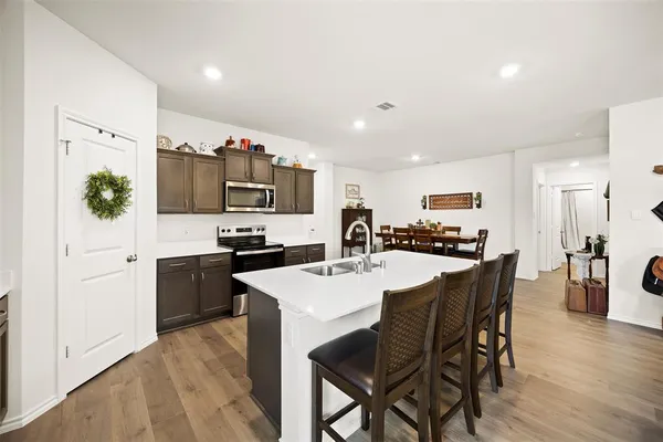 $335,000 | 1625 Kirby Lane, Lancaster, TX 75146
