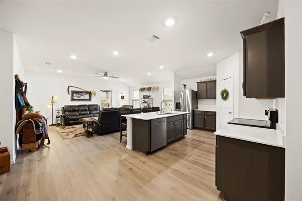 $335,000 | 1625 Kirby Lane, Lancaster, TX 75146