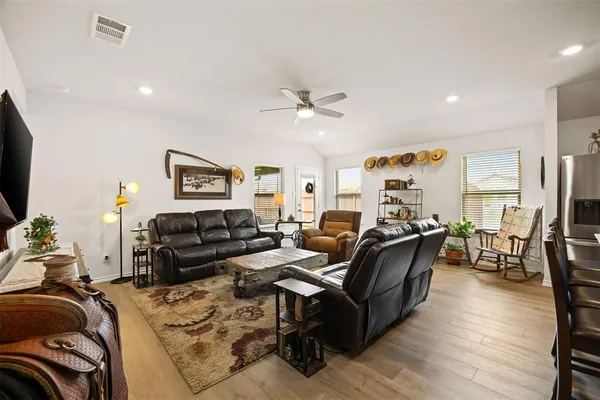 $335,000 | 1625 Kirby Lane, Lancaster, TX 75146