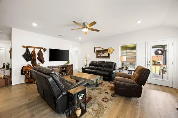 $335,000 | 1625 Kirby Lane, Lancaster, TX 75146