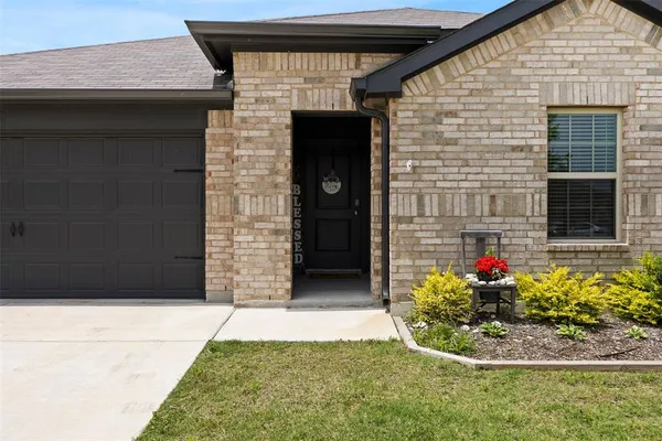 $335,000 | 1625 Kirby Lane, Lancaster, TX 75146