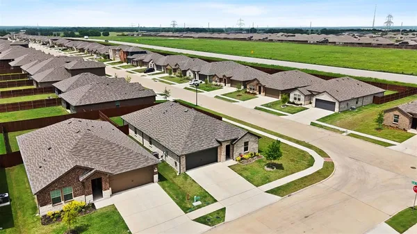 $335,000 | 1625 Kirby Lane, Lancaster, TX 75146