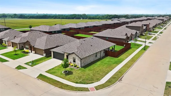 $335,000 | 1625 Kirby Lane, Lancaster, TX 75146