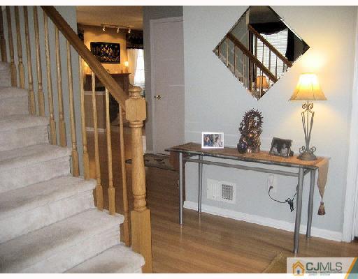 5 Timber Ridge Road North Brunswick, NJ 08902 - Photo 2 of 10 Gallery Image 2