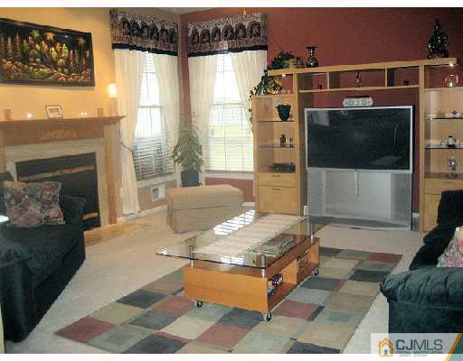 5 Timber Ridge Road North Brunswick, NJ 08902 - Photo 5 of 10 Gallery Image 5
