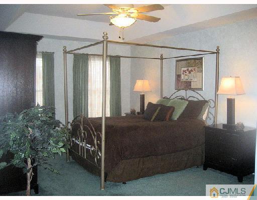 5 Timber Ridge Road North Brunswick, NJ 08902 - Photo 6 of 10 Gallery Image 6