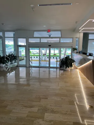 $380,000 | 4747 Collins Avenue, Unit 305, Miami Beach, FL 33140