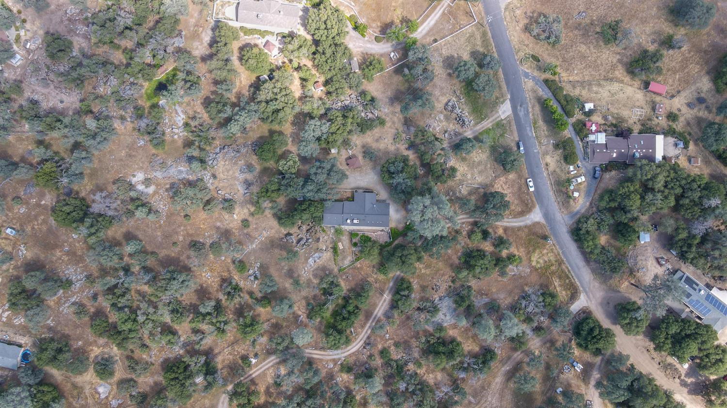 44719 Savage Road Coarsegold, CA 93614 - Photo 3 of 47