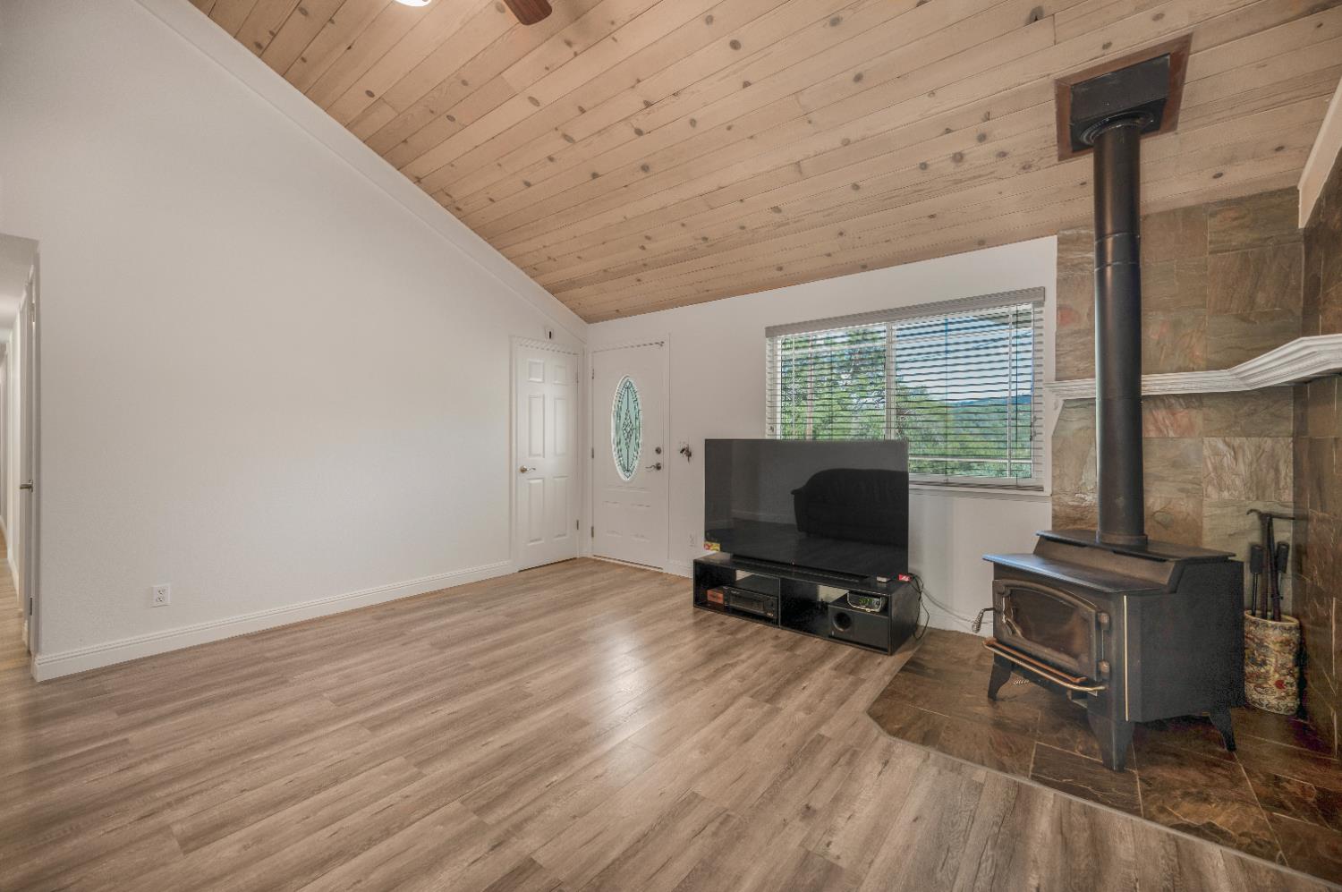 44719 Savage Road Coarsegold, CA 93614 - Photo 9 of 47