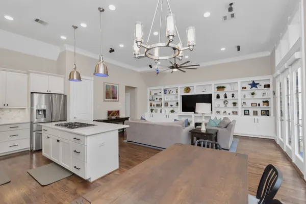 $3,950 | 1716 Upland Lakes, Houston, TX 77043