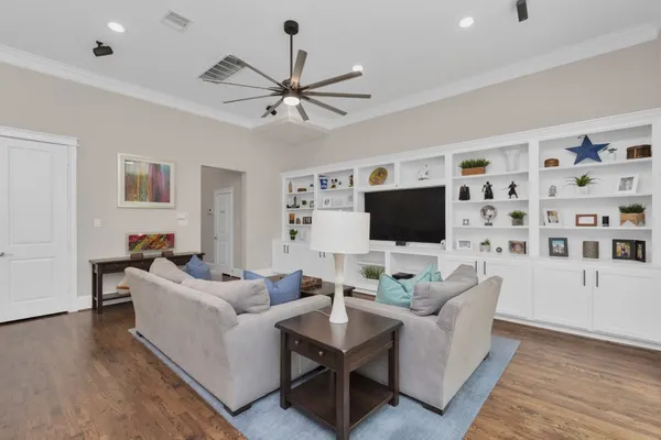 $3,950 | 1716 Upland Lakes, Houston, TX 77043