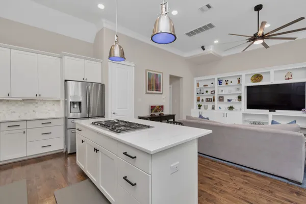 $3,950 | 1716 Upland Lakes, Houston, TX 77043